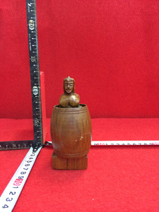 昭和レトロ＿木彫り樽ビックリ像＿0028