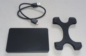 HDD外付けケース 黒 2.5インチ用 USB3.0 SATA シリコン保護カバー付き