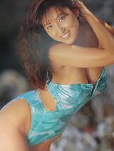 1079藤崎仁美カレンダー 1993年 水着 ビキニ_画像2