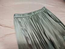 66 プリーツスカート　ロングスカート　水色　スカイブルー　 サテン 光沢　シャイニー ウエストゴム _画像3