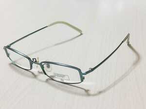 新品 ユニテッドカラーオブベネトン　眼鏡　メガネ　高級感　上品 綺麗