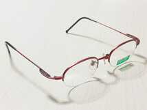 新品 ユニテッドカラーオブベネトン　眼鏡　メガネ　高級感　上品 ハーフリム　赤色_画像2