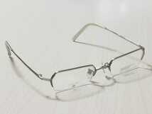 新品 ユニテッドカラーオブベネトン　眼鏡　メガネ　高級感　上品 ハーフリム　緑系_画像2