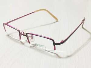 新品 ユニテッドカラーオブベネトン　眼鏡　メガネ　高級感　上品 ハーフリム　ピンク　スクエア