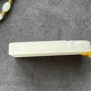 和田玉 平安無事牌 重さ 345.0ct 59.9mm×38.7mm×8.0mm 瑞獣紋 御守りの画像3