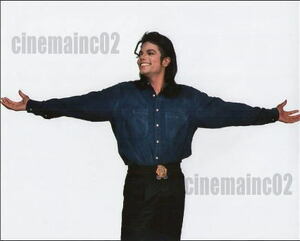  Michael * Jackson Michael Jackson/ length .* navy blue color shirt . hand . spread photograph 