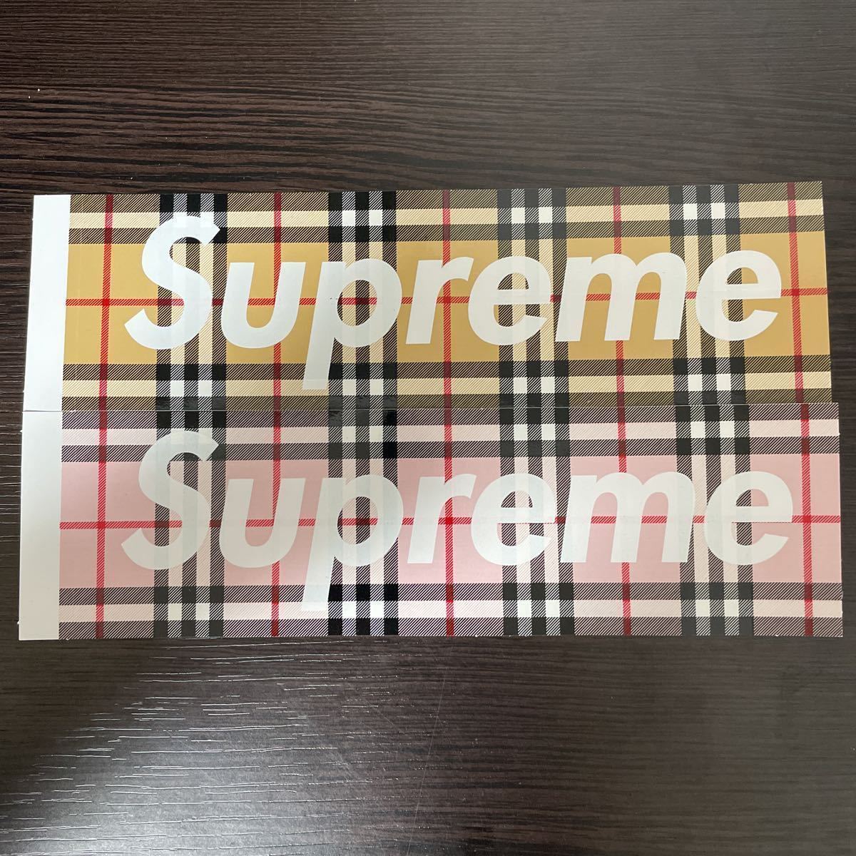 早い者勝ち supreme BOXロゴ ステッカー Burberry ベージュ1枚 kids