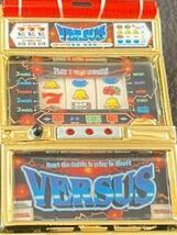 パチンコ台パチスロ台ミニチュアフィギュアVERSUS①金枠、検索）ゲーセンジオラマ、ドール小物、ドールハウス、バーサス、ARUZE、スロット_画像2