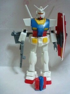 ☆完成品／絶版のガンプラ☆ 1/144 HG RX-78-2 ガンダム ガンプラ