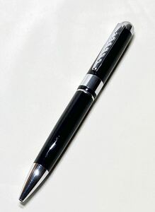 未使用品　メタルツイストボールペン　シルバー＆ブラック　ビジネス　高級筆記具　(355)