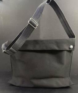 do the bag/Cubic bag black cabrio Tec sx leather L messenger bag 