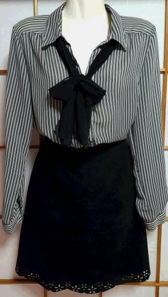 スエード調　黒　裾が可愛いスカート　　日本製　61－89　　