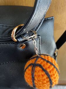 ハンドメイド 編み物 バスケボールキーホルダー