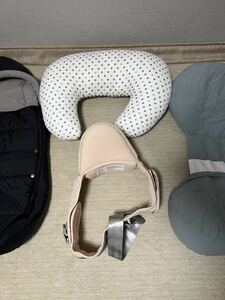 赤ちゃんの用品 4点セット　ヒップシート 抱っこ紐 赤ちゃん ウエストポーチ ベビー用品 クッション 授乳グッツ 赤ちゃん雑貨 簡単携帯枕