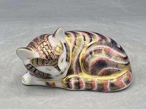 ロイヤルクラウンダービー 猫 ネコ ペーパーウェイト 置物 フィギュリン 陶器