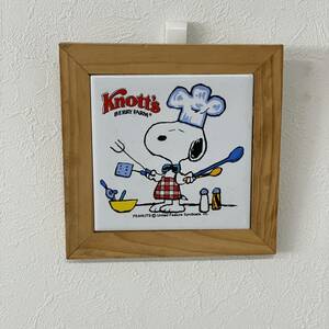 ビンテージ　knott's berry farm スヌーピー　木製　フレーム　壁掛け　ピーナッツ　企業　食品メーカー　インテリア　USA雑貨　220418