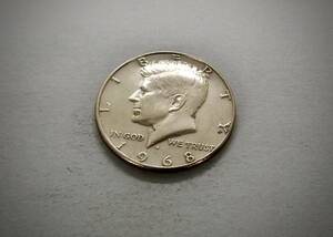 1968年 D刻印　ケネディ50セント銀貨　送料無料（14118）シルバー400　USA 貨幣　ハーフダラー アメリカ 硬貨