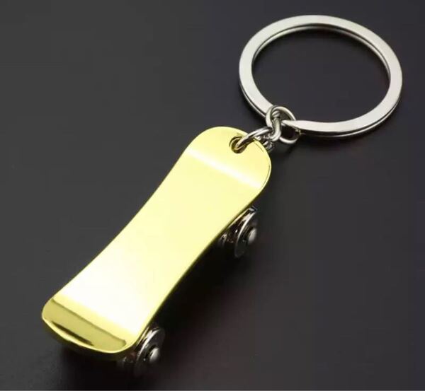 スケートボード スケボー キーホルダー ゴールド 金色 キーチェーン スケボー プレゼント ストリート ワンポイント