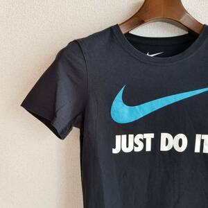 NIKE ナイキ ロゴプリントTシャツ カットソー トップス クルーネック 文字 半袖 レディース スポーティ ブラック×ブルー サイズS aa361