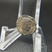 古代ローマ コイン ブロンズ 銅貨 神 ニケ アンティーク 発掘品 出土品 古銭 M18_画像2