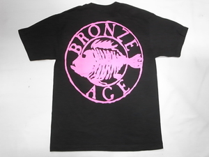 JB即決 BRONZE AGE ブロンズエイジ 限定ネオンカラーシリーズ ROUND ラウンド サークル フィッシュ Tシャツ 黒xピンク Lサイズ　新品 USA