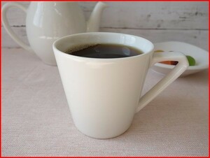 マグカップ おしゃれ 満水 270ml 持ち手 三角 マグ ベージュ プレーン レンジ対応 食洗器対応 日本製 美濃焼 カフェ かわいい カップ