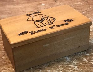 CC-5351 # free shipping # Sankyo KOTA dog DOG music box small articles go in inserting thing wood grain tree box wooden interior ornament 248g * junk treatment /.GO.