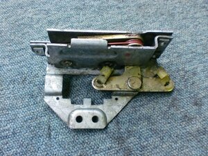 * Chrysler Jeep Wrangler YJ 87 year S8C left door door lock ( stock No:A12325) (5345) *