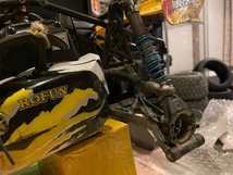 中古ジャンク　HPI　１/５ガソリン３２ｃｃエンジン　baja５B　メカ付き　部品取りに_画像4