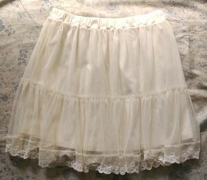 earth music&ecology skirt F size . cream color series chu-ru race yellow color .. unbleached cloth color series Earth Music & Ecology 