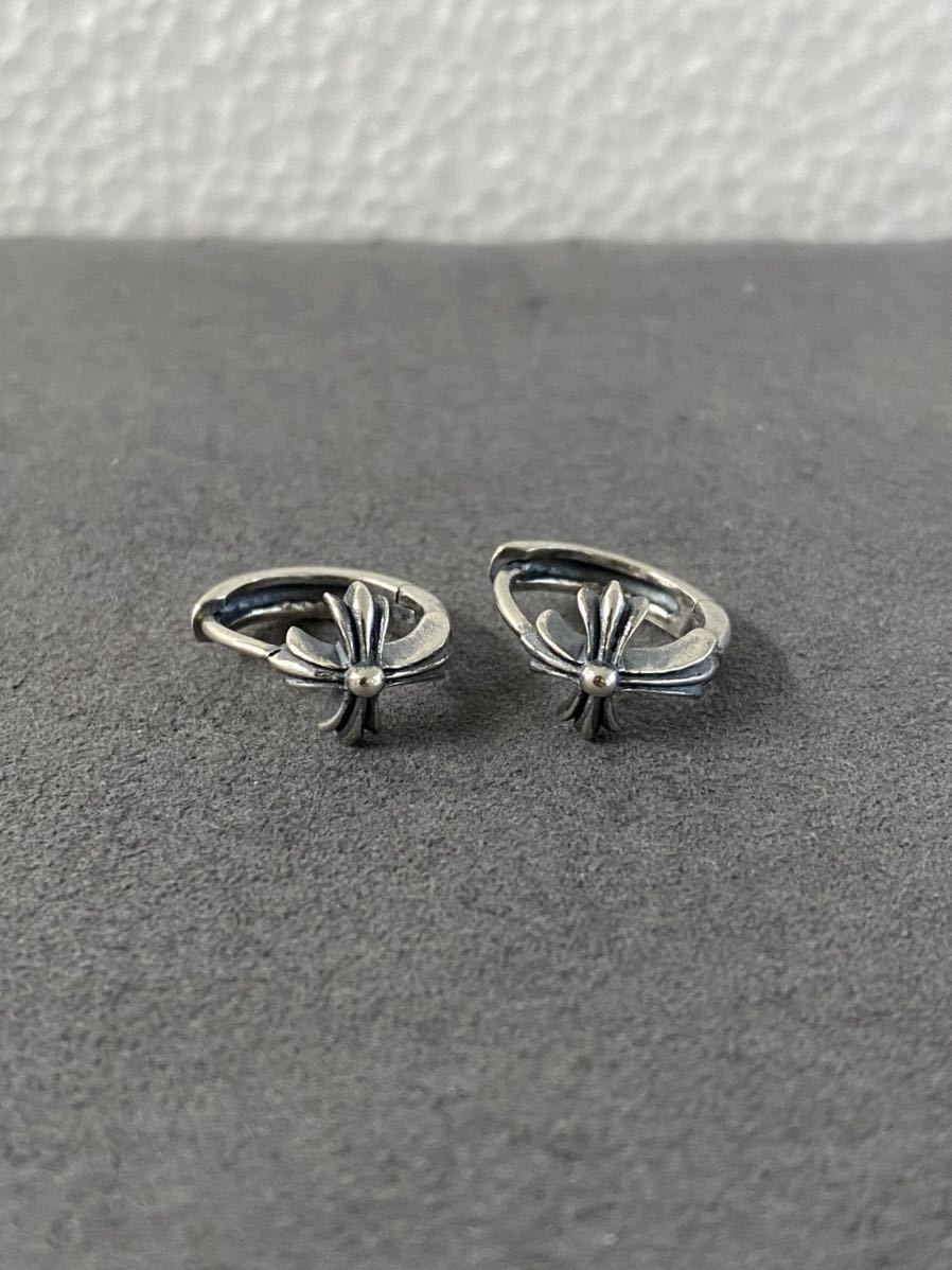 人気カラー再販 クロムハーツ ピアス ナローvバンド ピアス 正規品 レア物 片側 人気定番 Ojs Latinaer Org