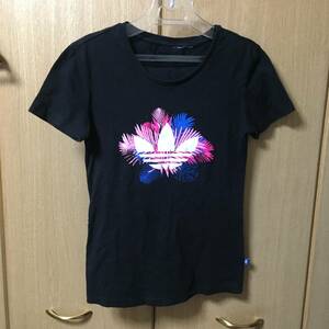 adidas short sleeves T-shirt lady's size S tag less 