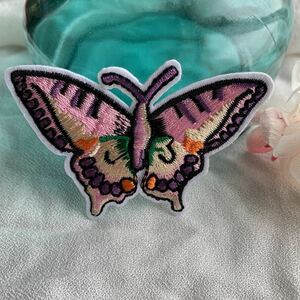 アイロンワッペン 蝶々 綺麗 刺繍ワッペン バタフライ