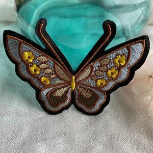 蝶々バタフライアイロンワッペン 刺繍ワッペン