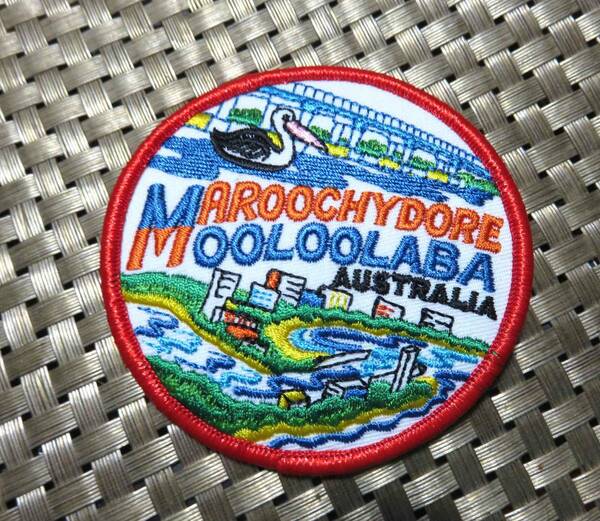 圧着IR　円型■新品マルチドール　ムールーラバ　MAROOCHYDORE MOOLOOLABA オーストラリア　ペリカン　自然 　観光　旅行　刺繍ワッペン