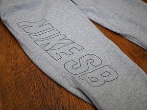 NIKE SB EVERETT GRAPHIC SWEAT PANTS HEM LOGO” GREY L 灰 スウェットパンツ ジョガー テックパンツ 裾ロゴ グレー