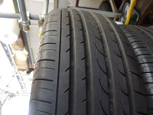 1本です。215/65R16　ヨコハマ　Bluearth　RV-02　2021年　山有り