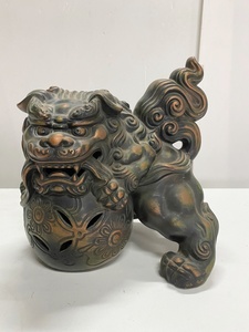 骨董古美術時代物/陶製 玉取獅子 置物 狛犬/オブジェ魔除け 高さ30cm 幅26cm