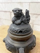 銅製　彫刻入 獅子紐蓋 耳付三足香炉 蓋付香炉　古美術 時代物 骨董品（二階）_画像6