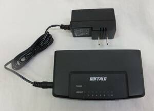 【通電のみ確認・中古ジャンク】★BUFFALO/バッファロー スイッチングハブ LSW3-TX-8EP/BK ブラック　電源アダプター付