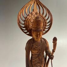 仏教美術 観音菩薩 木彫 高さ 22cm 仏具 仏像 美術品 置物 東洋美術 彫刻_画像2