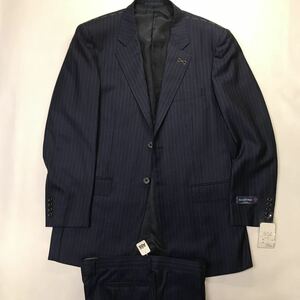 新品タグ付き　高級エルメジルドゼニア　Ermenegildo zegna TRAVELLERサイズAB8 ２つボタン　サファイアブルー系ダブルストライプ　激安