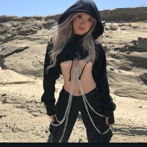 ★sale!!★クロップトップパーカー★長袖★メタルチェーン付き★カッコイイ★パンクロック系★ブラック★