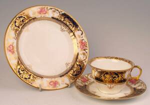 　　ウェジウッド　　豪華金彩　Old　 Cup&Saucer&Plate　　= 　Y5524　= (1級品)