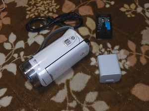 送料無料 ビクター HDDビデオカメラ　GZ-E265 B
