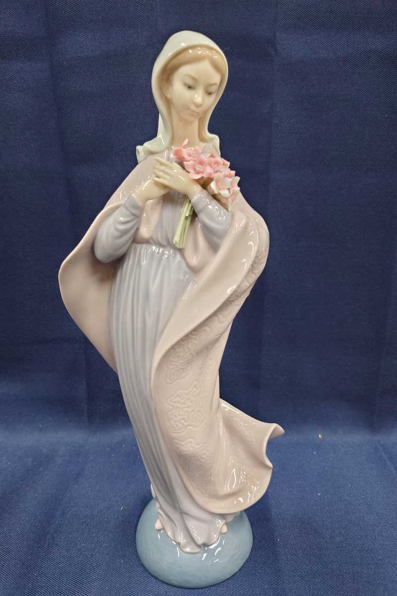 LLADRO 花をの値段と価格推移は?|2件の売買データからLLADRO 花をの
