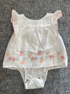 【美品】babyGAP gap ロンパース 夏　ホワイト　花柄　ピンク　フリル　3〜6month 刺繍