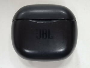 (く-L-1032)JBL 120TWS 充電ケースのみ ブラック ワイヤレスイヤホン bluetooth 通電確認 中古
