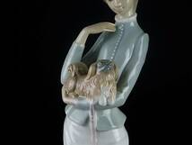 LLADRO　リヤドロ　子犬を抱く貴婦人　陶器　置物　廃盤　美品_画像3