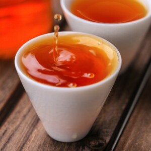 お茶 茶葉 武夷紅茶 正山小種 500g 業務用 高級茶葉 特上茶 中国紅茶 プレゼント 午後の紅茶 貴重茶葉 発酵茶 茶工場 濃香型 贈答品 TR72
